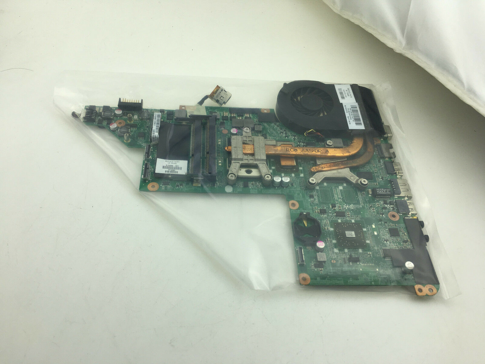 615686-001 AMD S1 Motherboard, for HP DV7 DV7-4000 Series Laptop, DA0LX8MB6D1, A Compatible CPU Brand: AMD